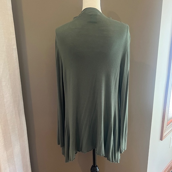 H.I.P. Women's Army Green Cardigan, Long Sleeve, Size Large - Picture 3 of 11